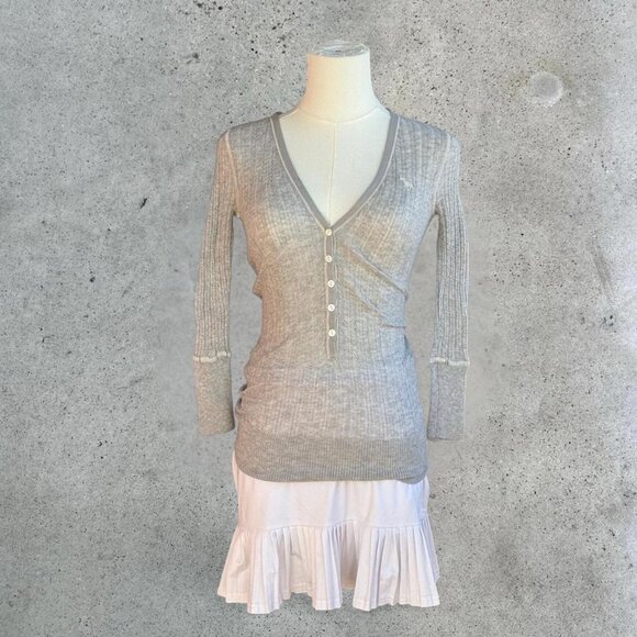 Grey Abercrombie and Fitch henley top - Picture 2 of 6